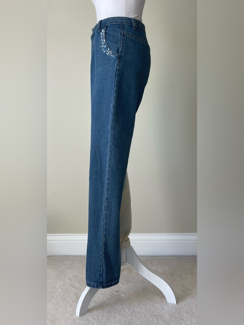 Two-Tone Bleached blue and cream Straight leg Women’s Jeans with embodied pocket - Picture 2 of 6